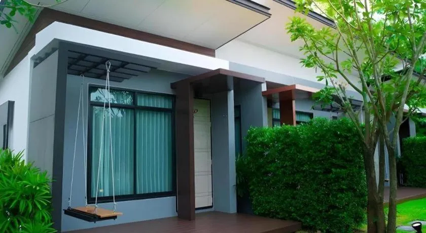 Chatnipa Beach Resort