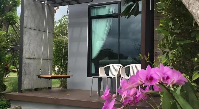 Chatnipa Beach Resort