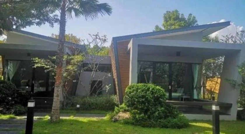 Chatnipa Beach Resort