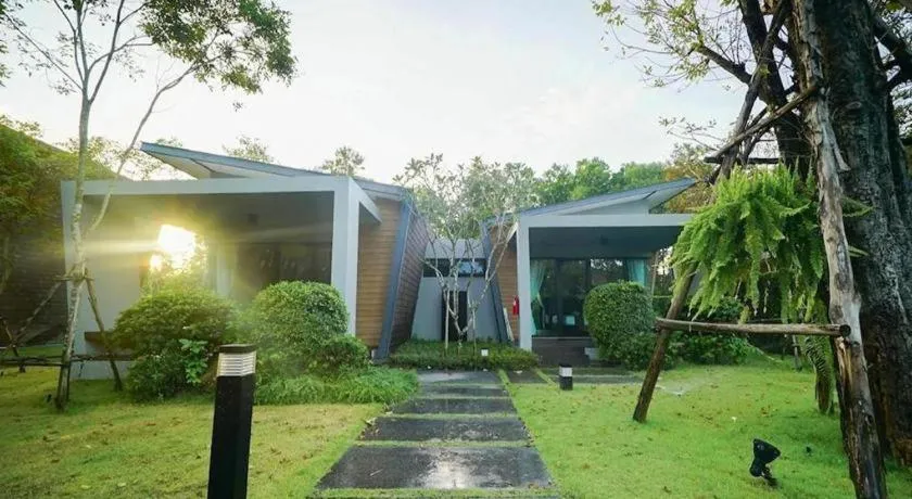 Chatnipa Beach Resort