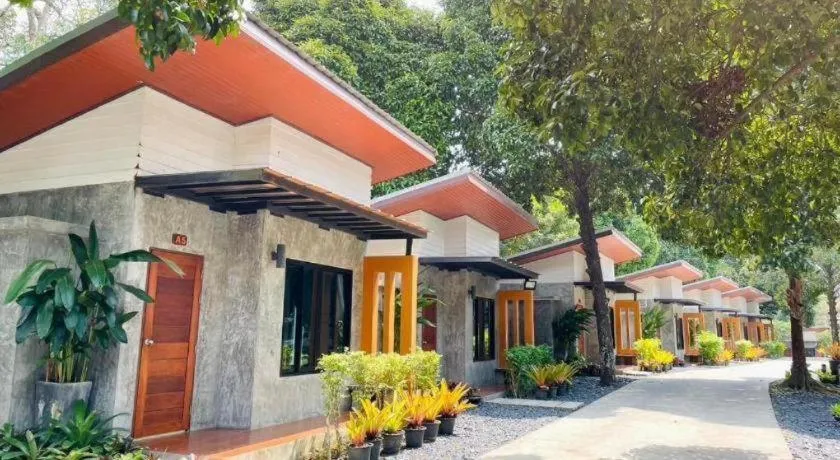 Baan Klang Suan Resort