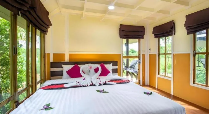 Bed in Chang Puak Resort Damnoen Saduak