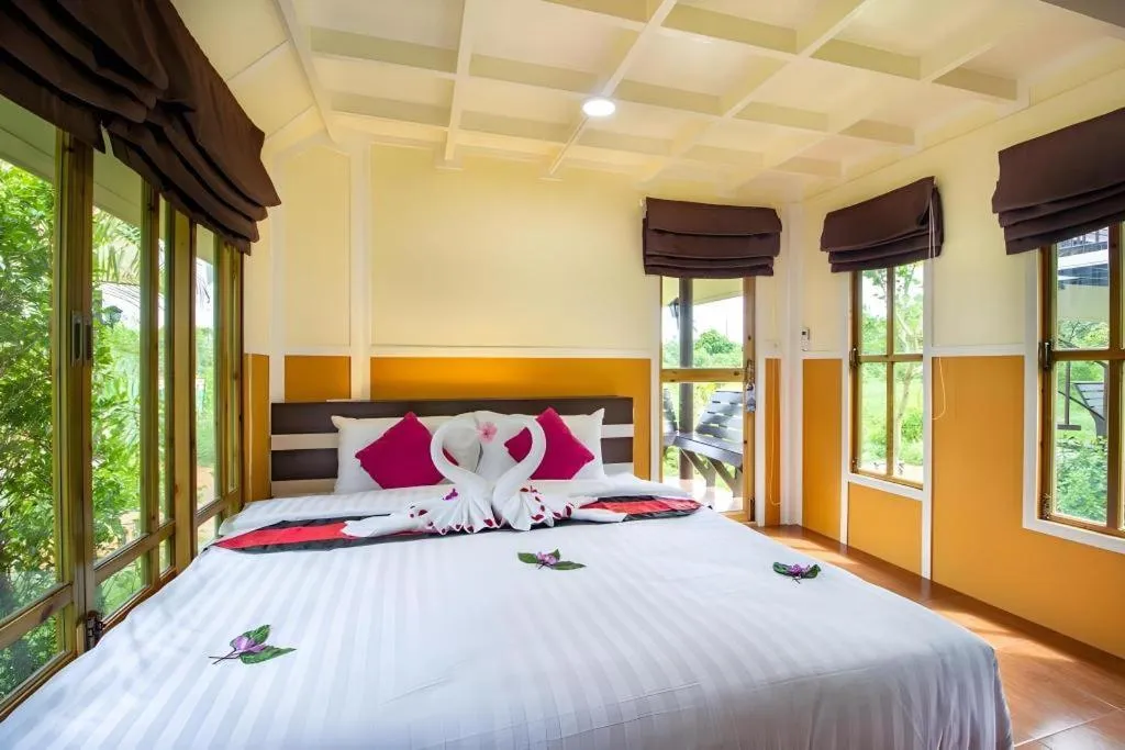 Bed in Chang Puak Resort Damnoen Saduak