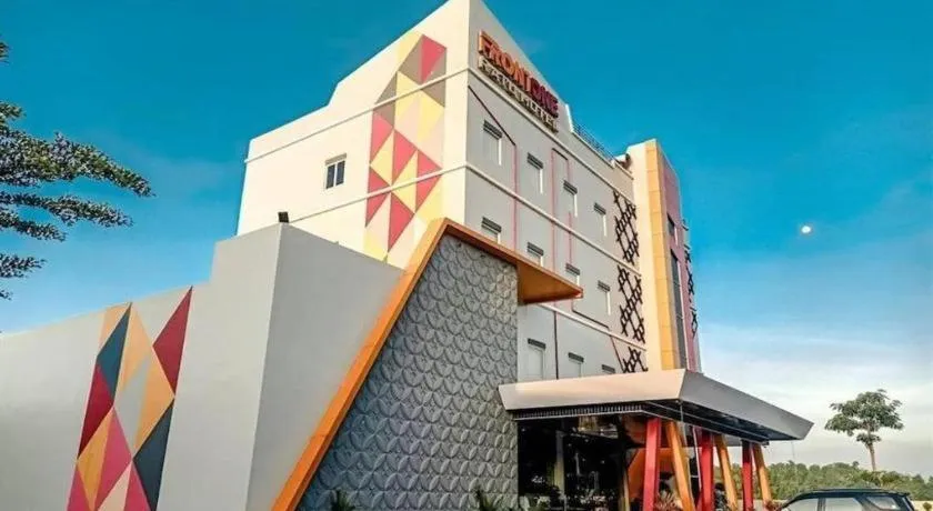 Front One Hotel Nganjuk