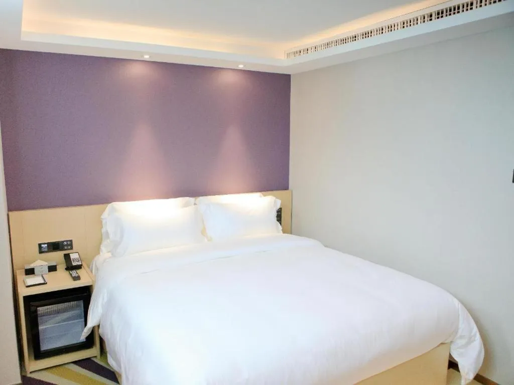 Bed in Lavande Hotel Shenzhen North Station Huawei Gangtou Metro Station