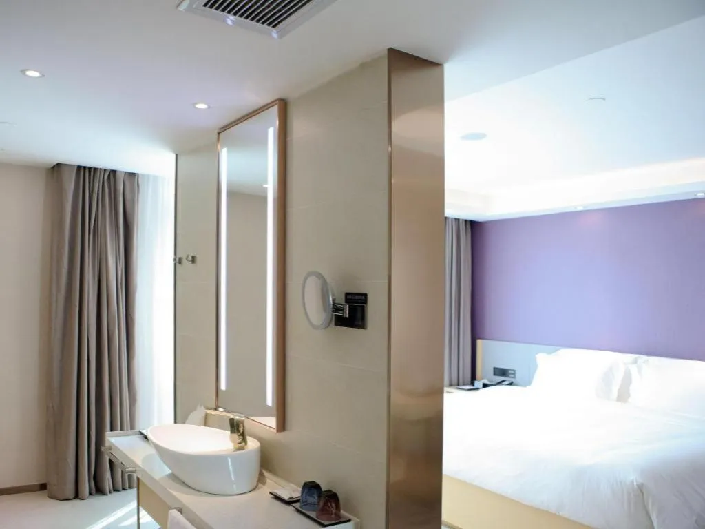 Bed in Lavande Hotel Shenzhen North Station Huawei Gangtou Metro Station