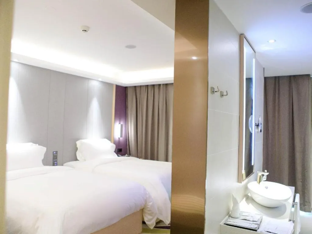 Bed in Lavande Hotel Shenzhen North Station Huawei Gangtou Metro Station