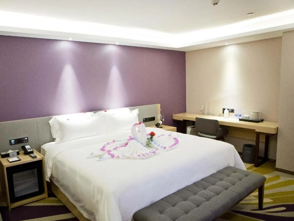 Bed in Lavande Hotel Shenzhen North Station Huawei Gangtou Metro Station