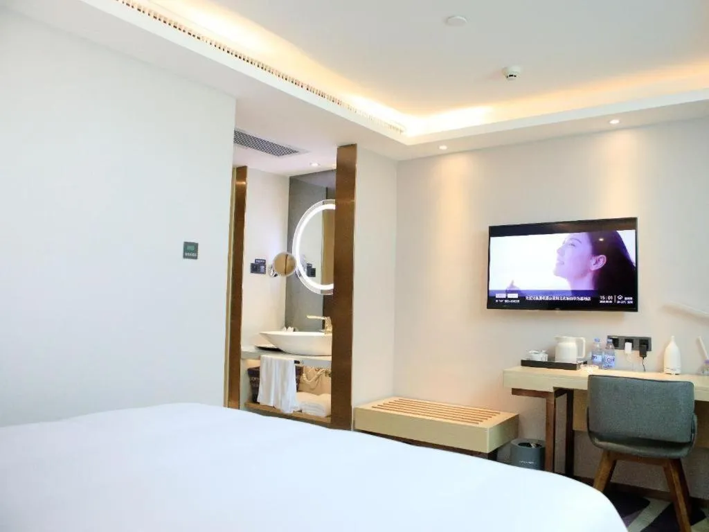 Bed in Lavande Hotel Shenzhen North Station Huawei Gangtou Metro Station