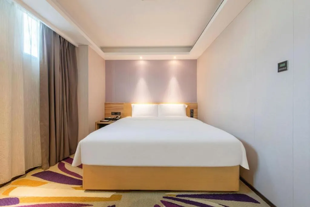 Bed in Lavande Hotel Shenzhen North Station Huawei Gangtou Metro Station