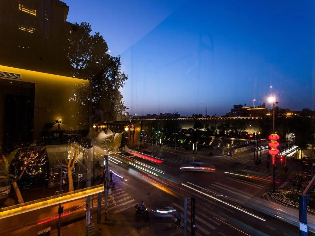 James Joyce Coffetel Xi'an Zhonglou Xiaonanmen Food Street