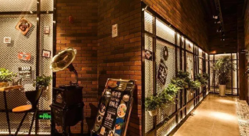 James Joyce Coffetel Xi'an Zhonglou Xiaonanmen Food Street