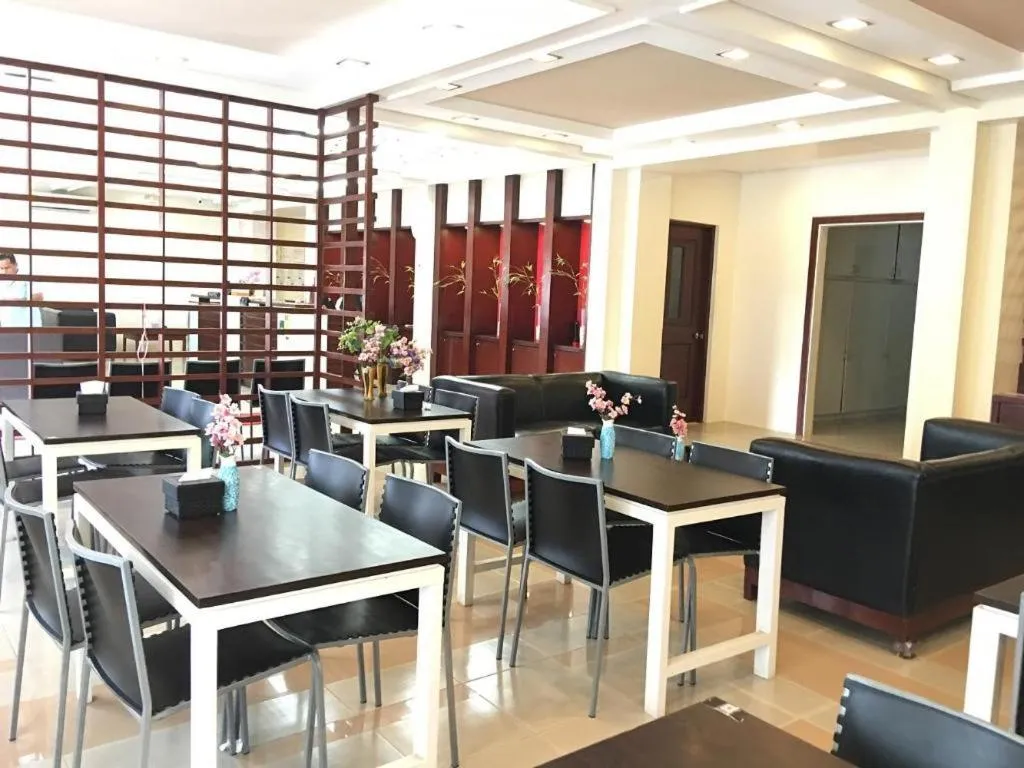 Alice in Wonderland Beach Hotel