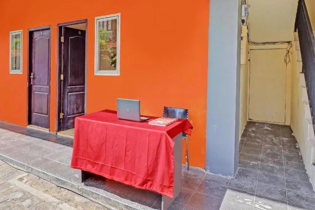 OYO 91628 Glogor Guest House