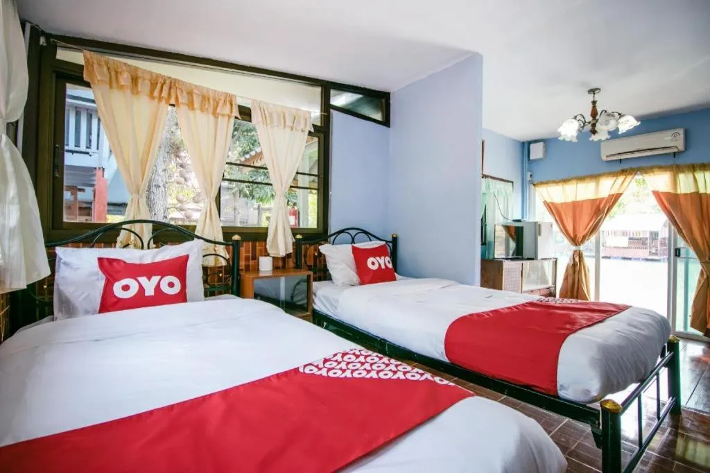 Bed in Raknatee Resort