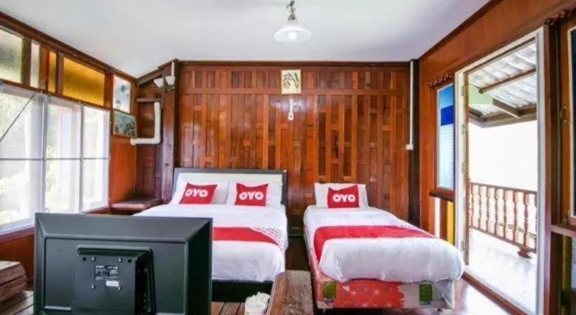 Bed in Raknatee Resort