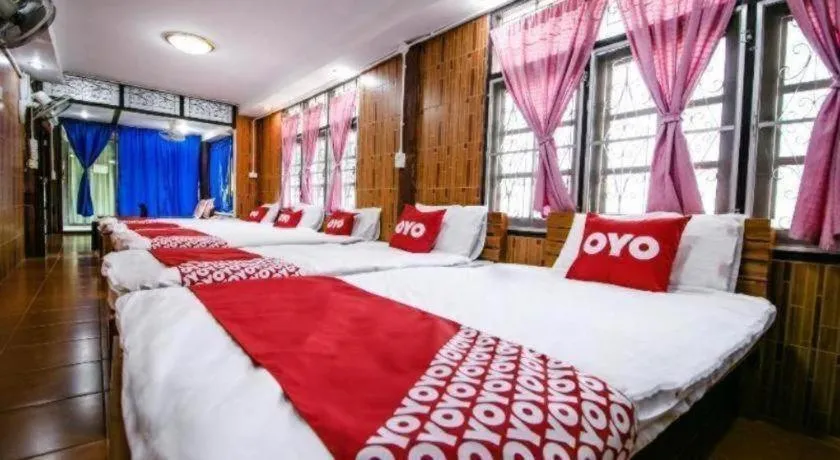 Bed in Raknatee Resort