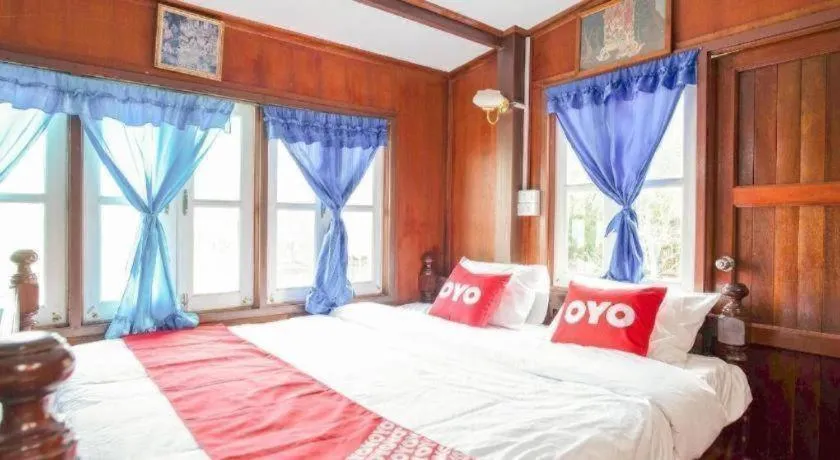 Bed in Raknatee Resort