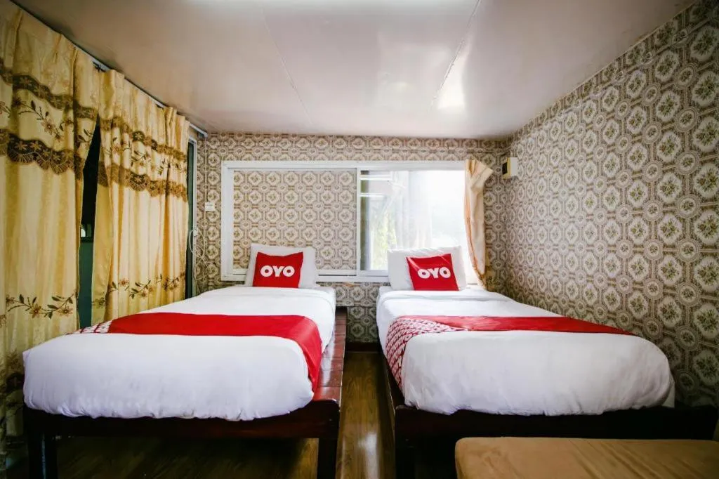 Bed in Raknatee Resort