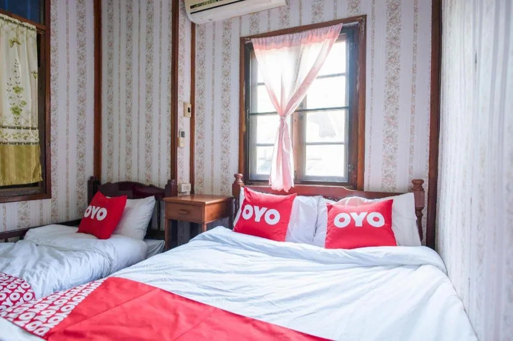 Bed in Raknatee Resort