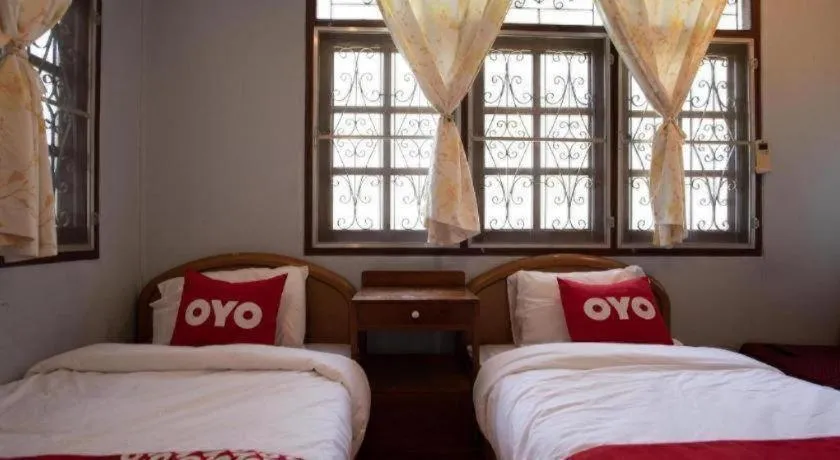 Bed in Raknatee Resort