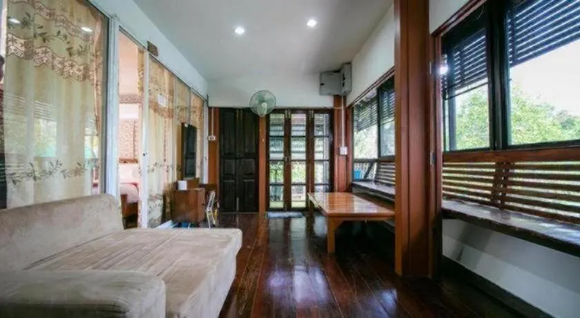 Bed in Raknatee Resort