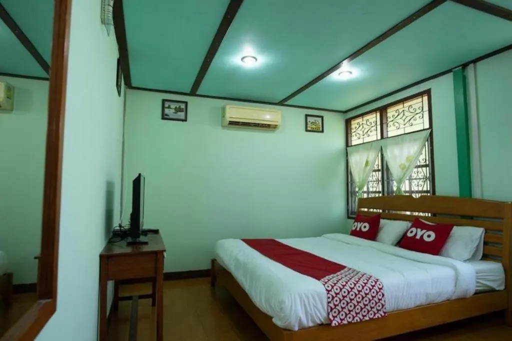 Bed in Raknatee Resort