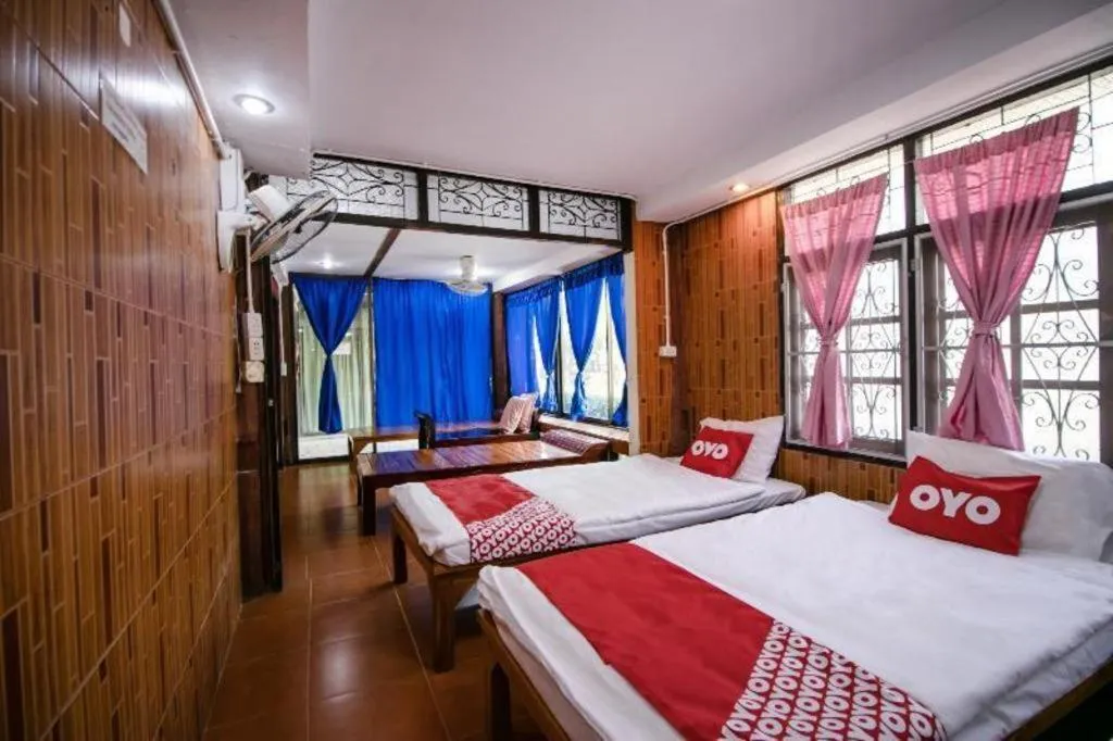 Bed in Raknatee Resort