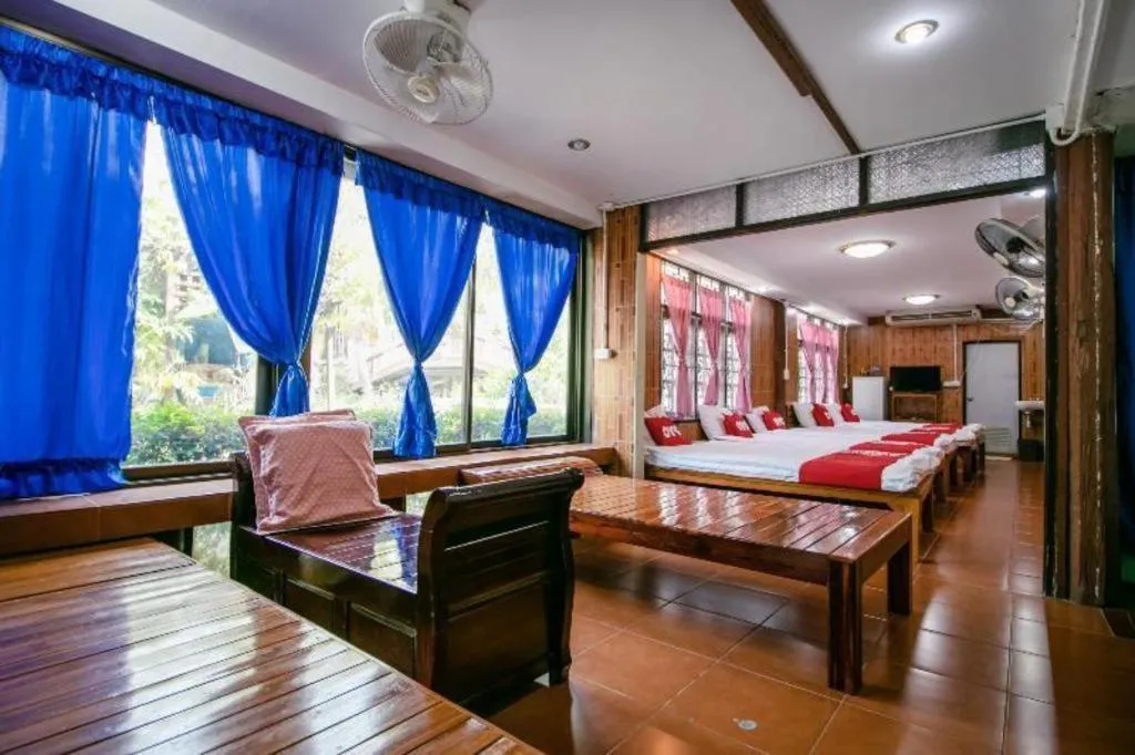 Bed in Raknatee Resort