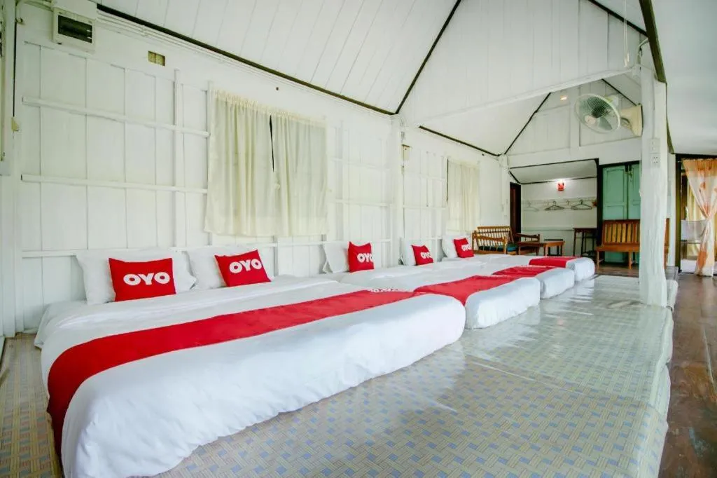 Bed in Raknatee Resort