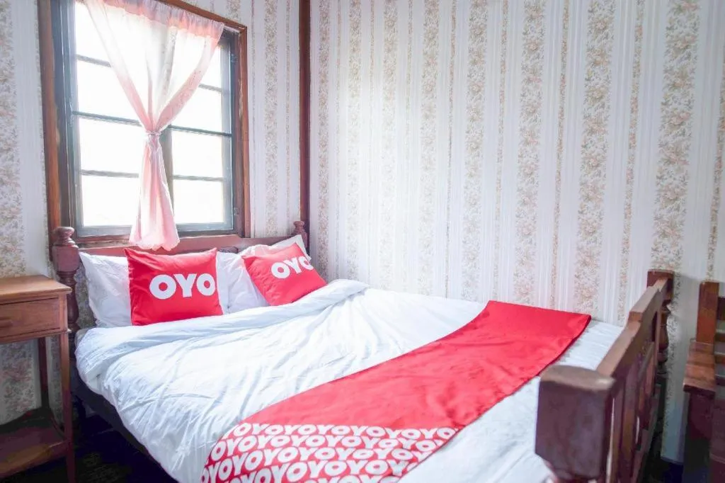 Bed in Raknatee Resort