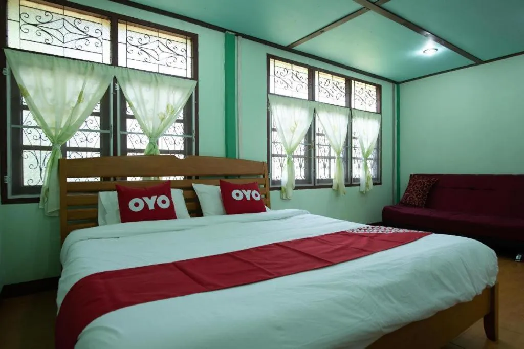 Bed in Raknatee Resort