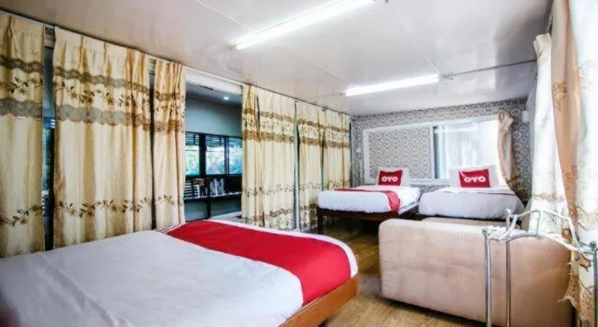 Bed in Raknatee Resort