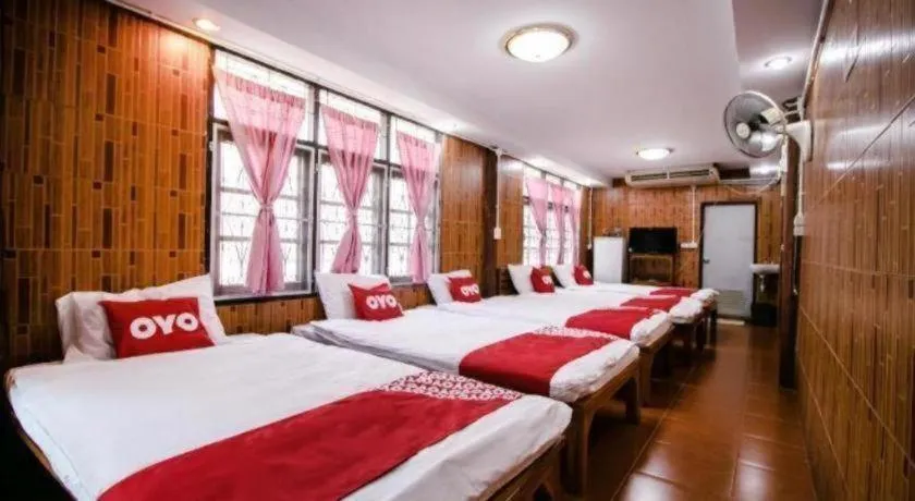 Bed in Raknatee Resort