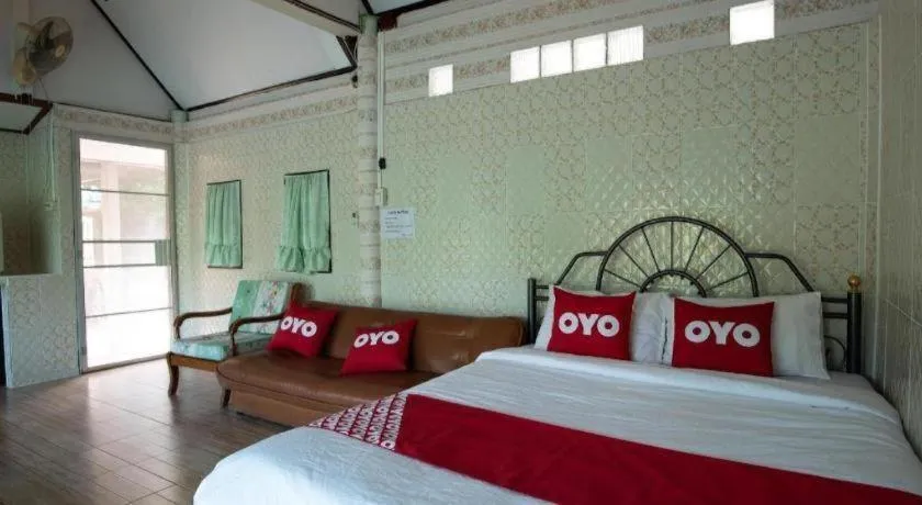 Bed in Raknatee Resort