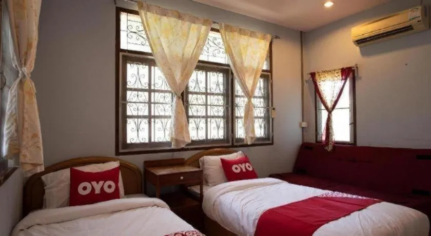 Bed in Raknatee Resort