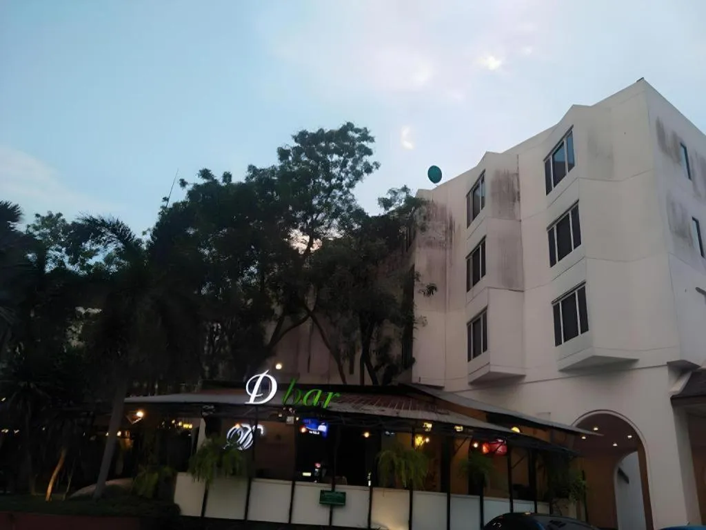 Royal Diamond Hotel
