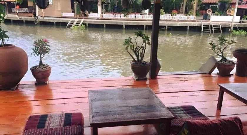 BAAN PITUMATA AMPHAWA