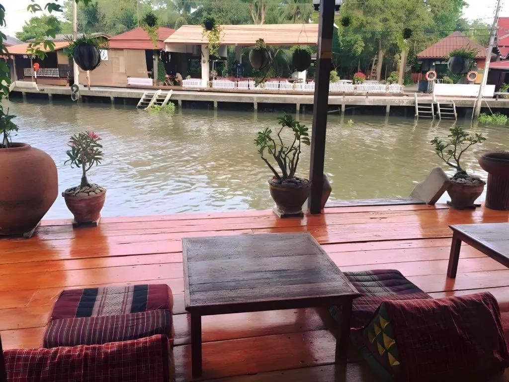 BAAN PITUMATA AMPHAWA