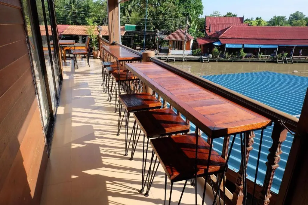 BAAN PITUMATA AMPHAWA