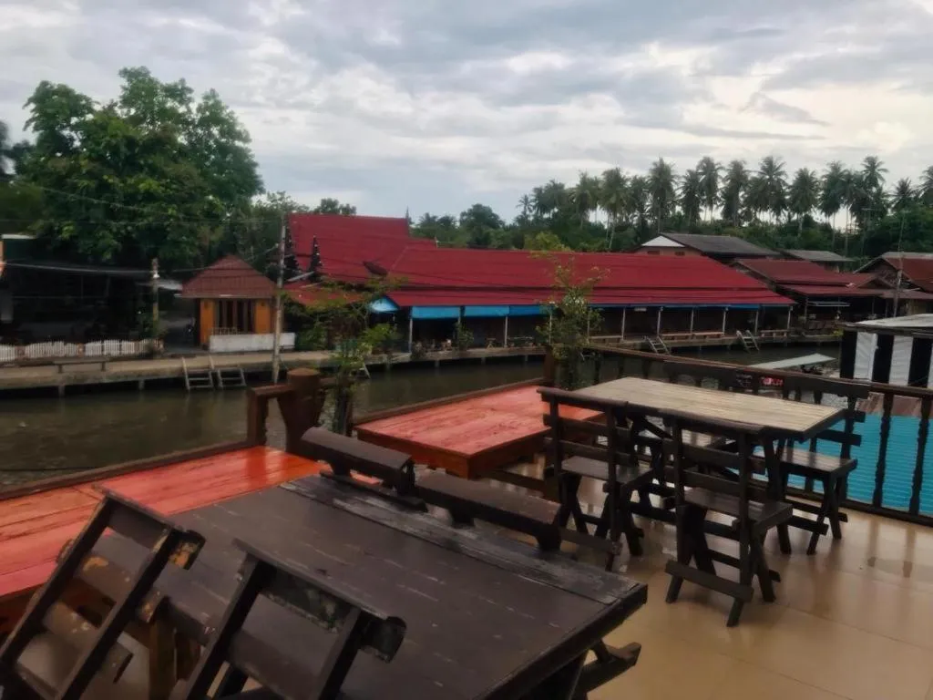 BAAN PITUMATA AMPHAWA