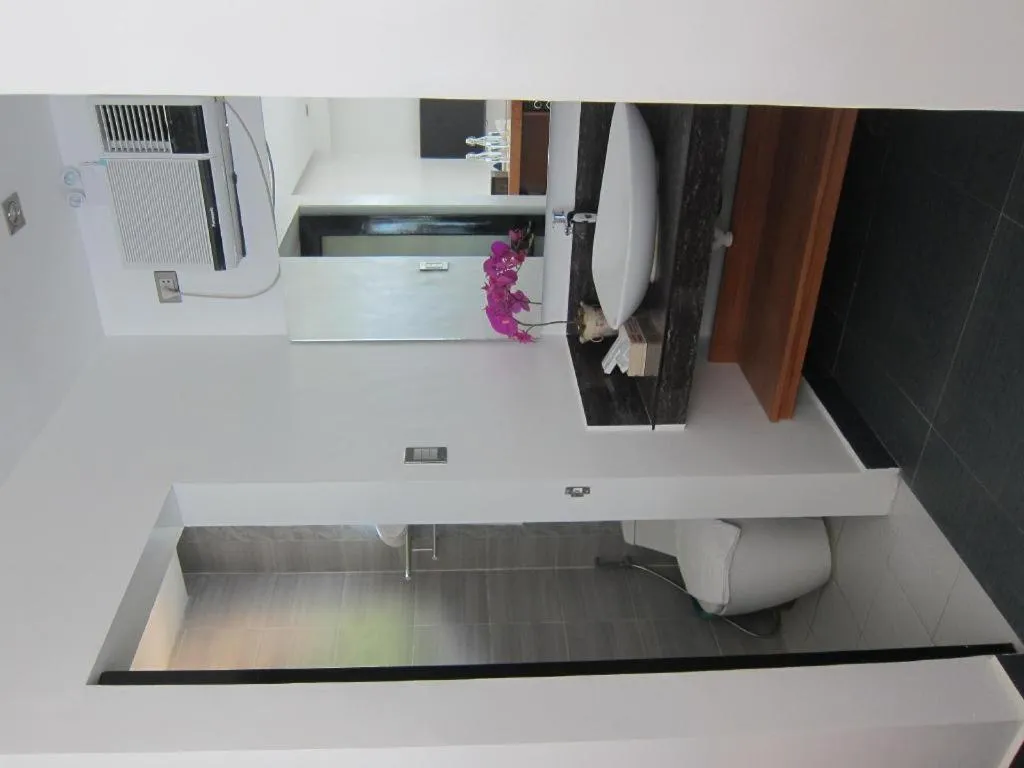 White Breeze Palawan Boutique Hotel