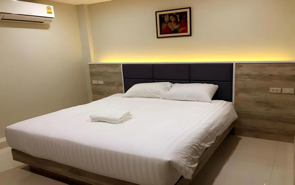 Bed in Sattahip 9 Boutique Hotel