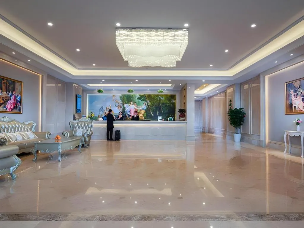 Vienna Hotel Nanning Xiangsi Lake University Town