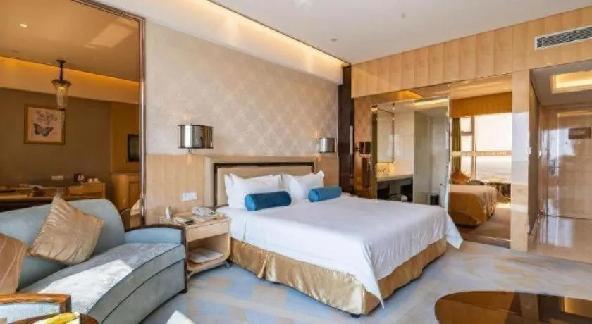 Bed in Shanghai Fuyue Hotel