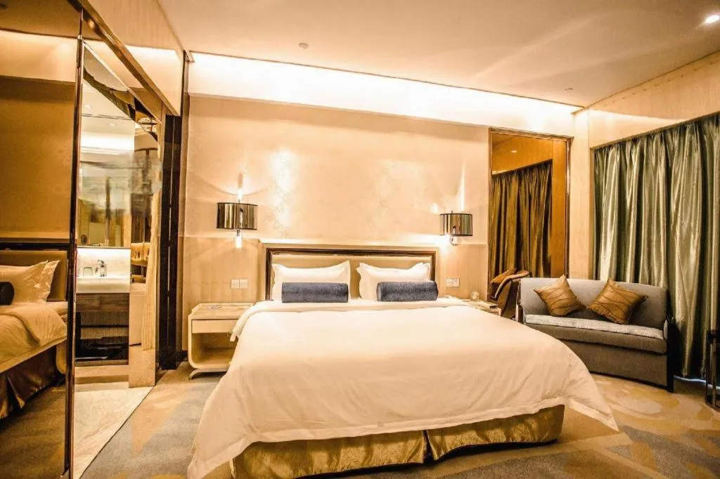 Bed in Shanghai Fuyue Hotel