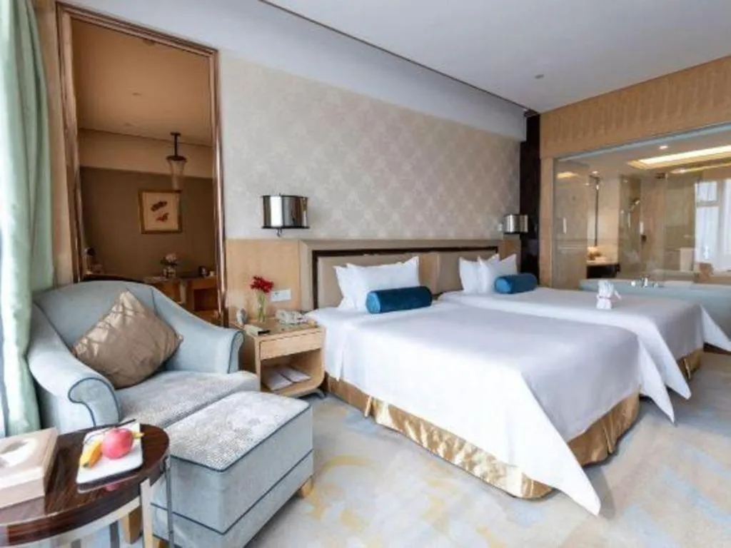 Bed in Shanghai Fuyue Hotel