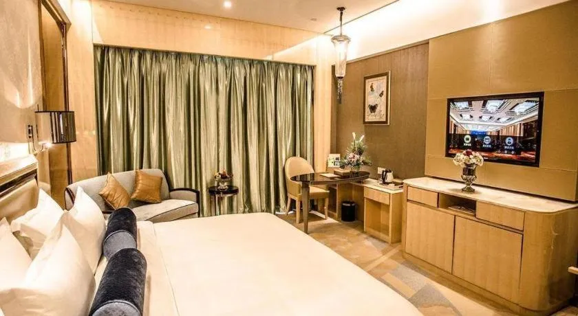 Bed in Shanghai Fuyue Hotel