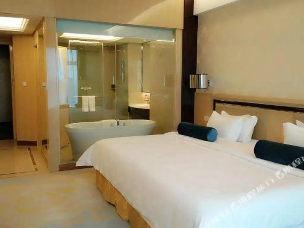 Bed in Shanghai Fuyue Hotel