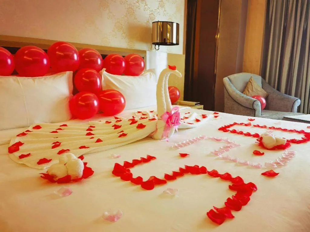 Bed in Shanghai Fuyue Hotel